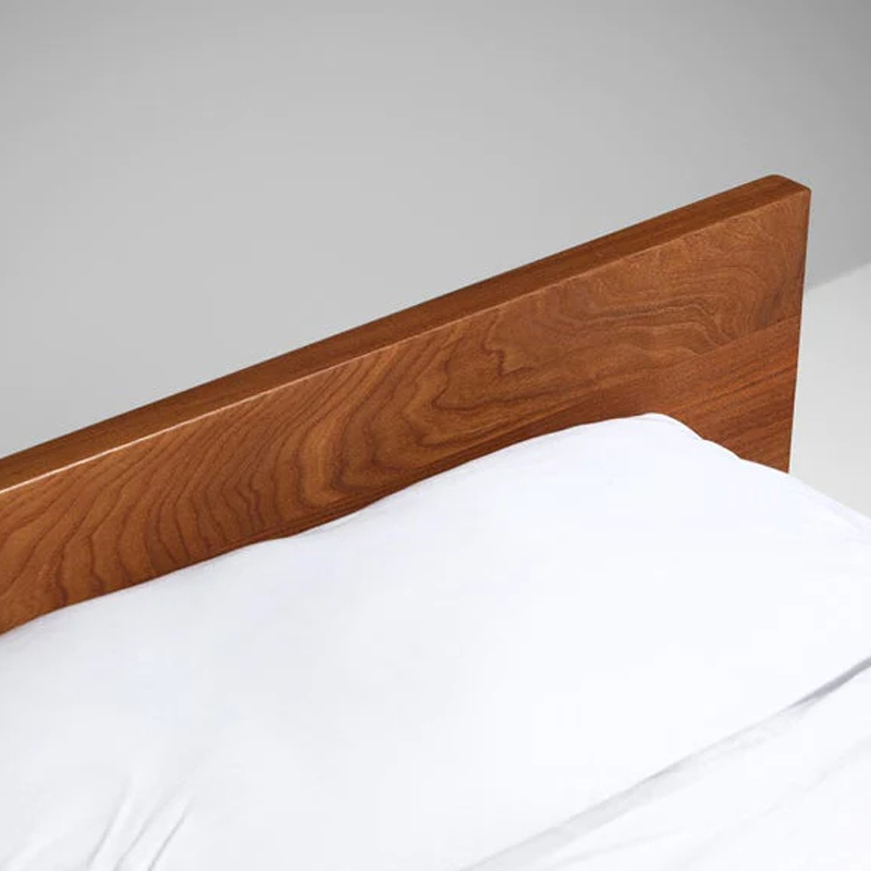 سرير خشب انيق و بسيط