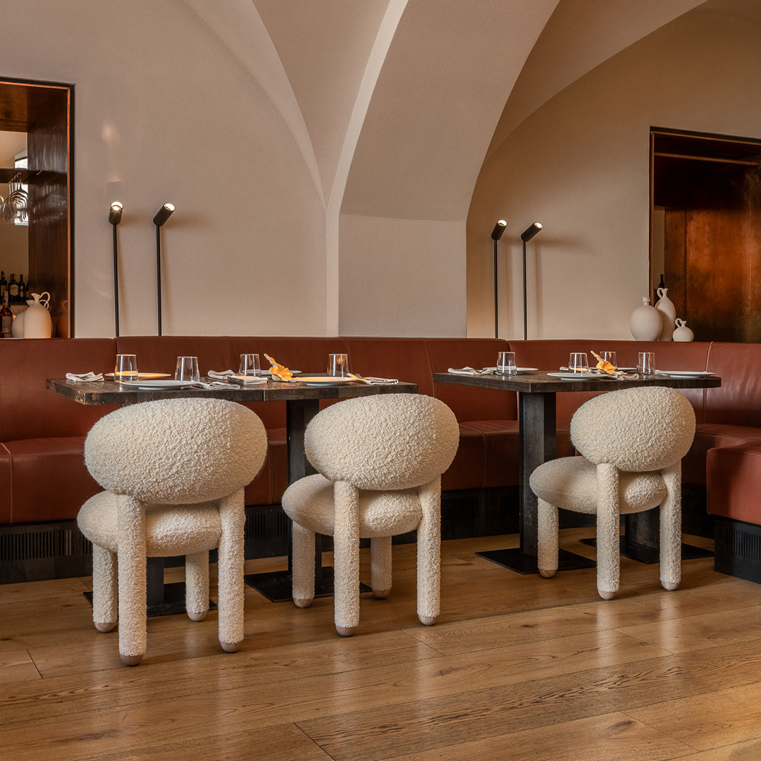 كرسي طعام فرو مغطي بالكامل