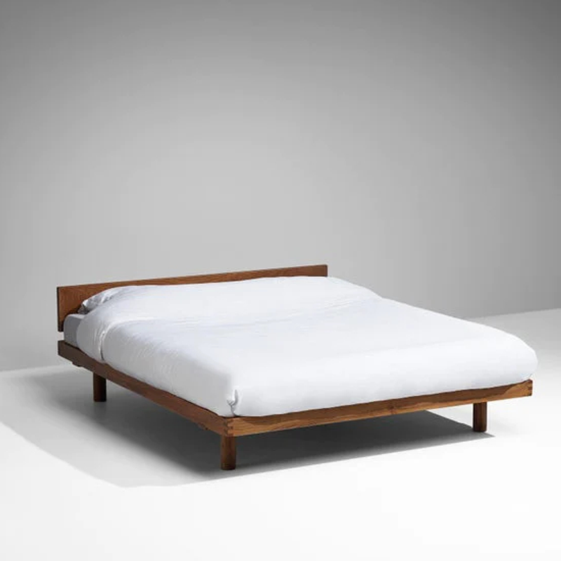 سرير خشب انيق و بسيط