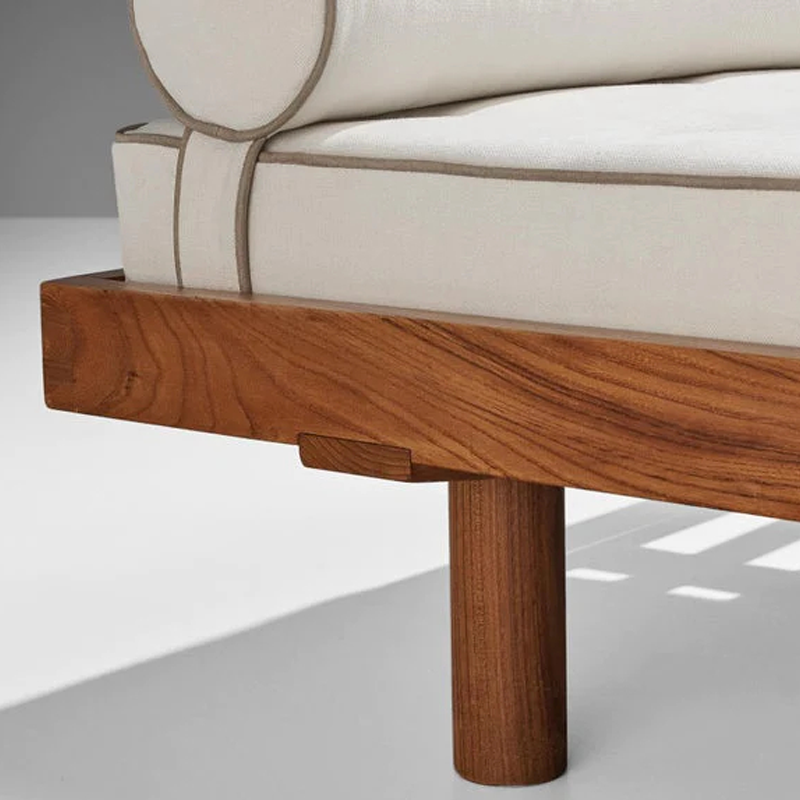 سرير خشب انيق و بسيط