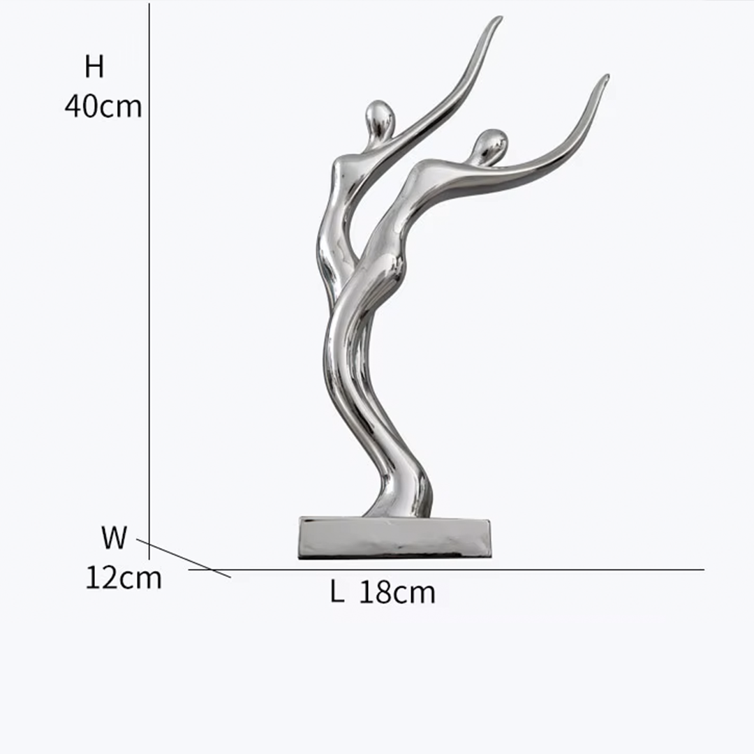 تمثال منحوت على شكل إنسان من الفضة