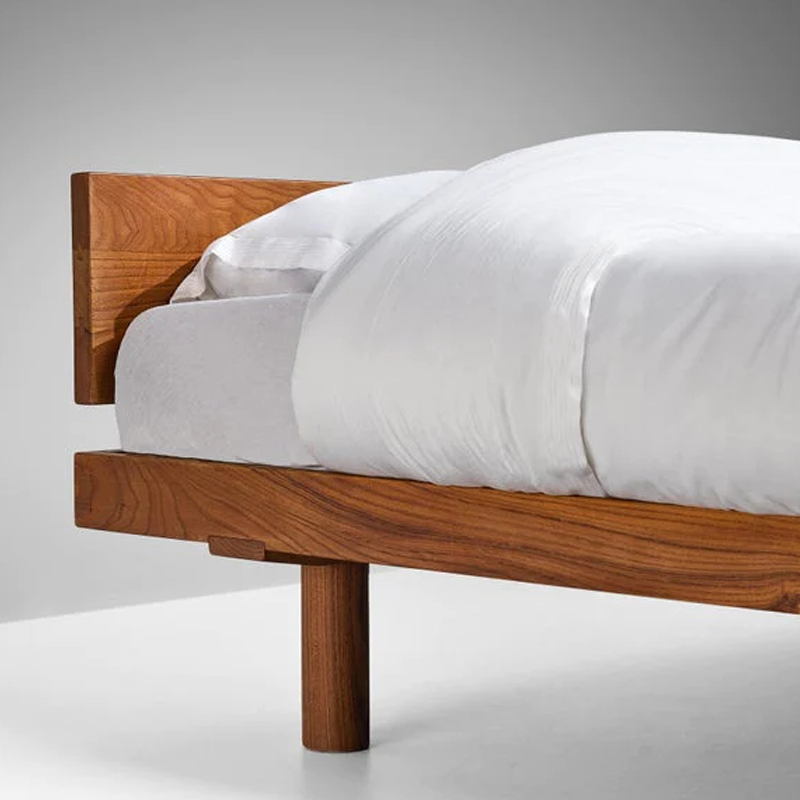 سرير خشب انيق و بسيط