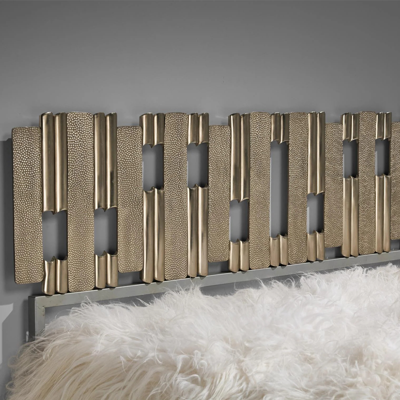 سرير معدن كامل بتصميم انيق