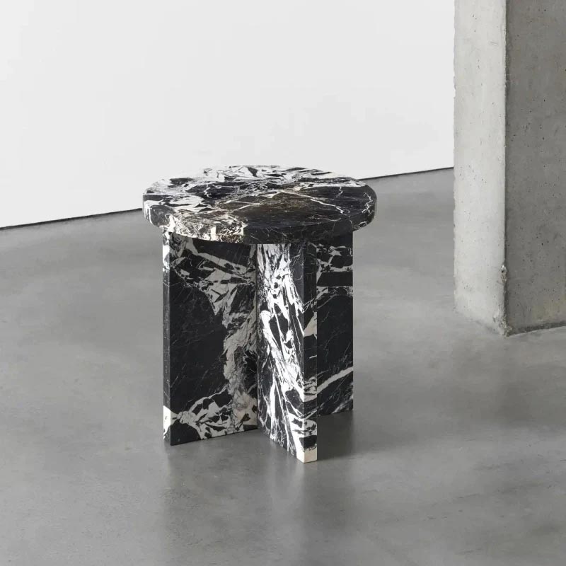 طاولة قهوة دائرية بسيطة