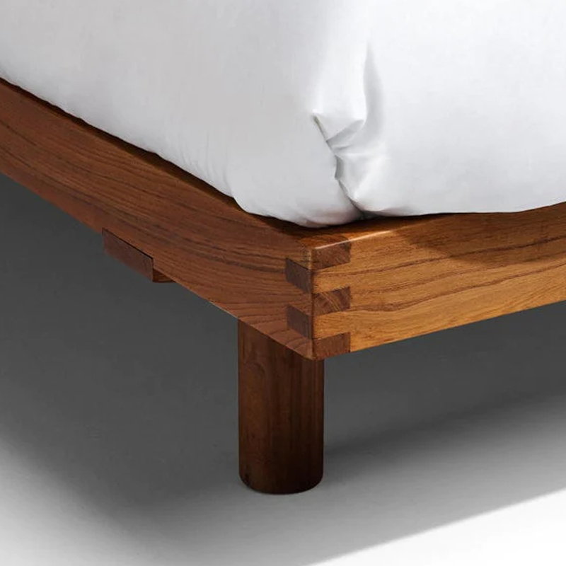 سرير خشب انيق و بسيط