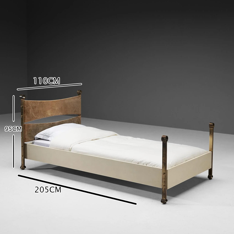 سرير معدن بتصميم ايطالي مميز