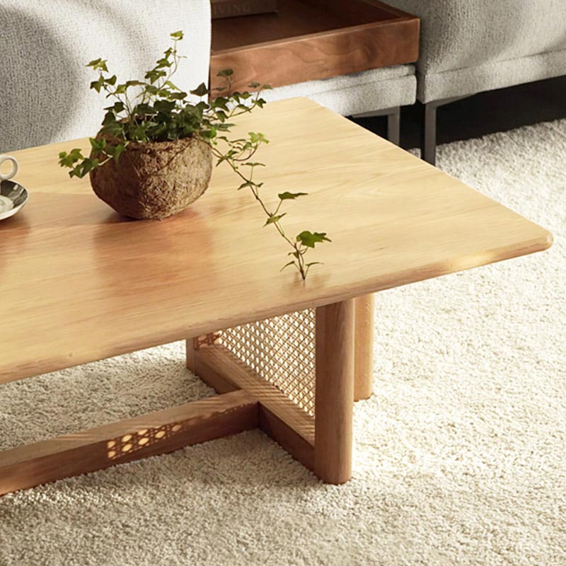 طاولة قهوة خشبية أنيقة