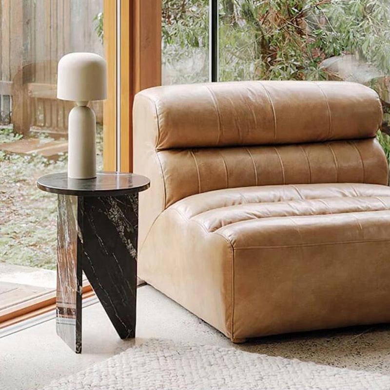 طاولة جانبية بتصميم رخامي بسيط