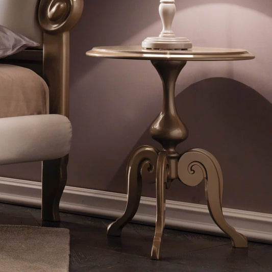 طاولة جانبية كلاسيكية