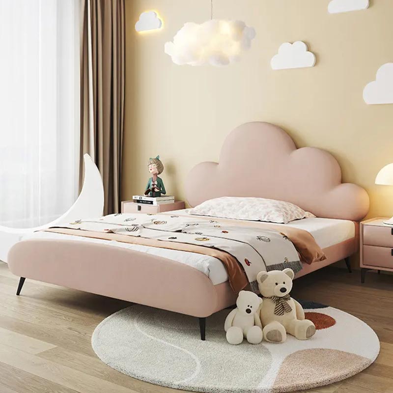 سرير أطفال بتصميم مميز