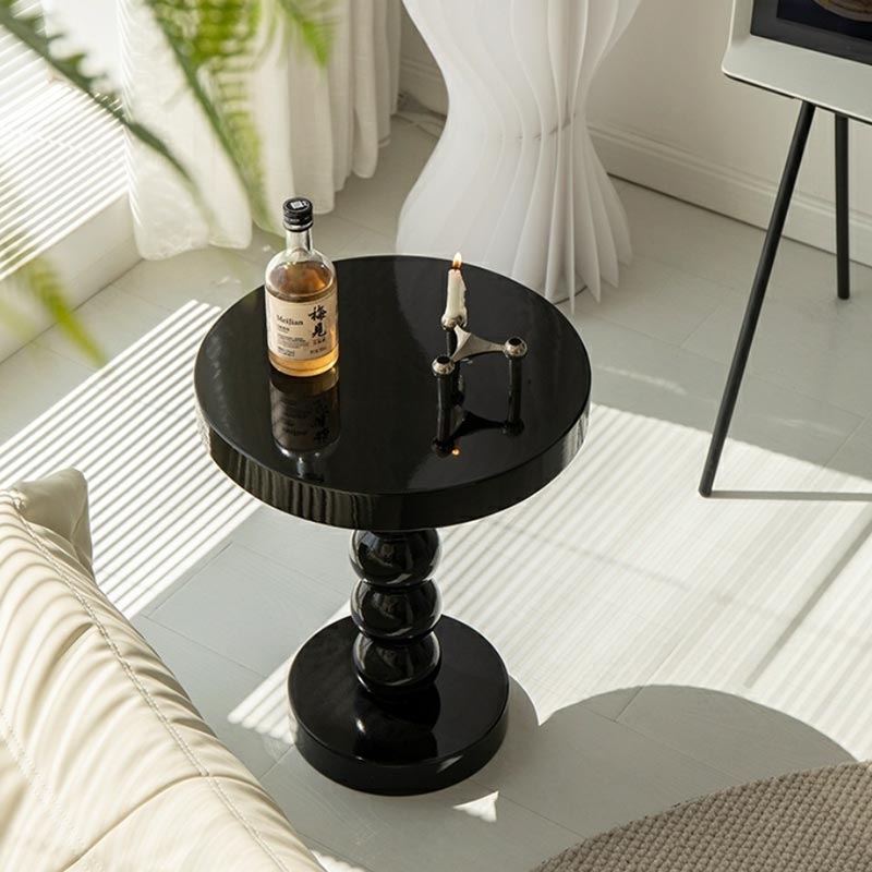 طاولة جانبية مستديرة أنيقة