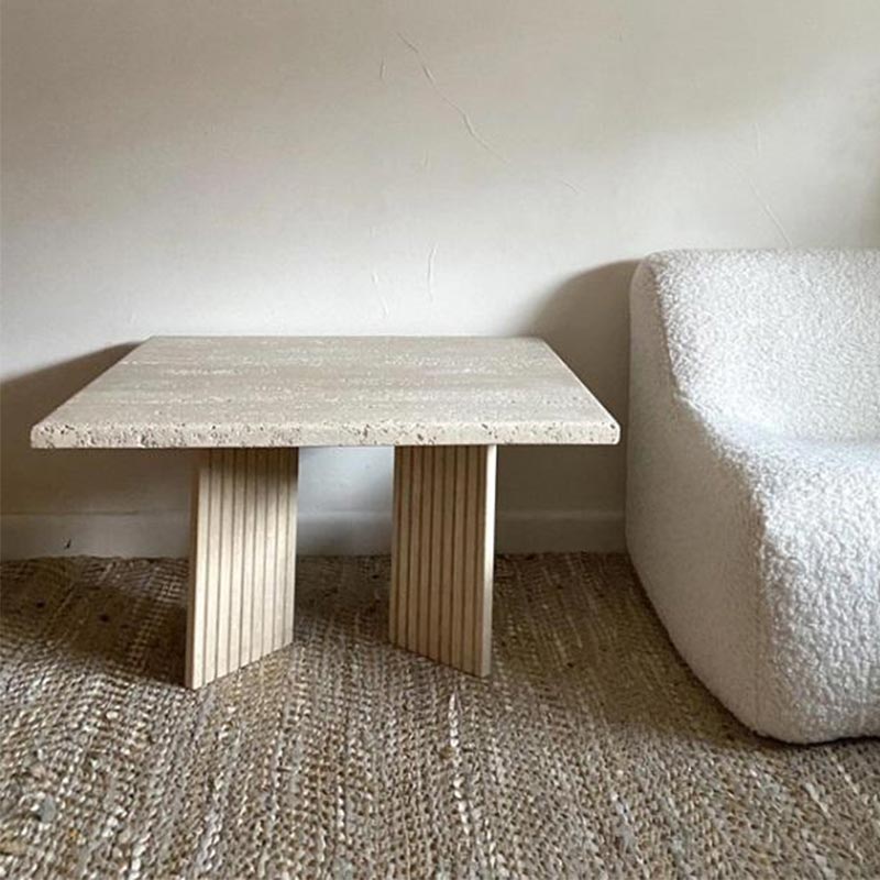 طاولة قهوة بتصميم بسيط