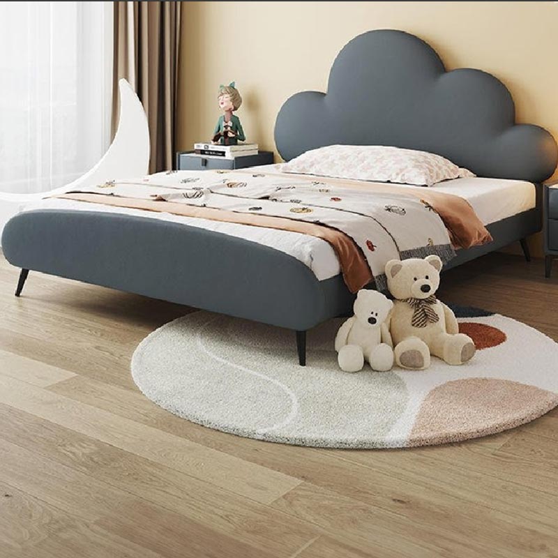 سرير أطفال بتصميم مميز