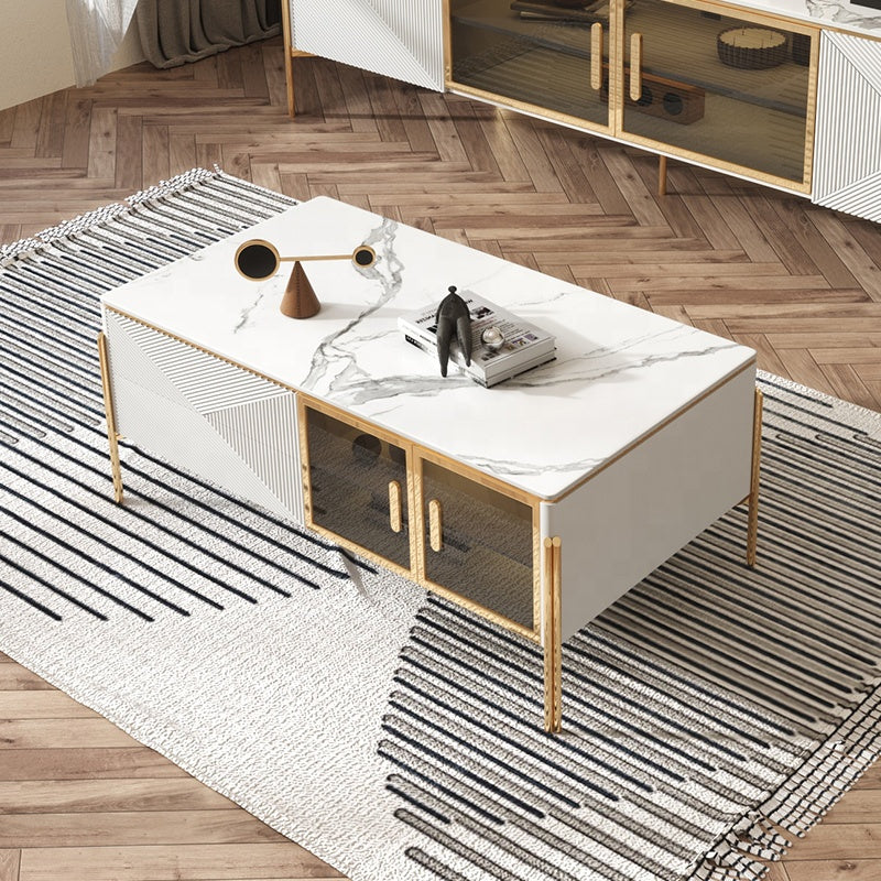 طاولة قهوة ذهبية فاخرة