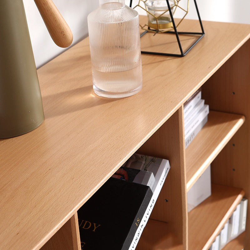 خزينة كتب خشبي أنيقة