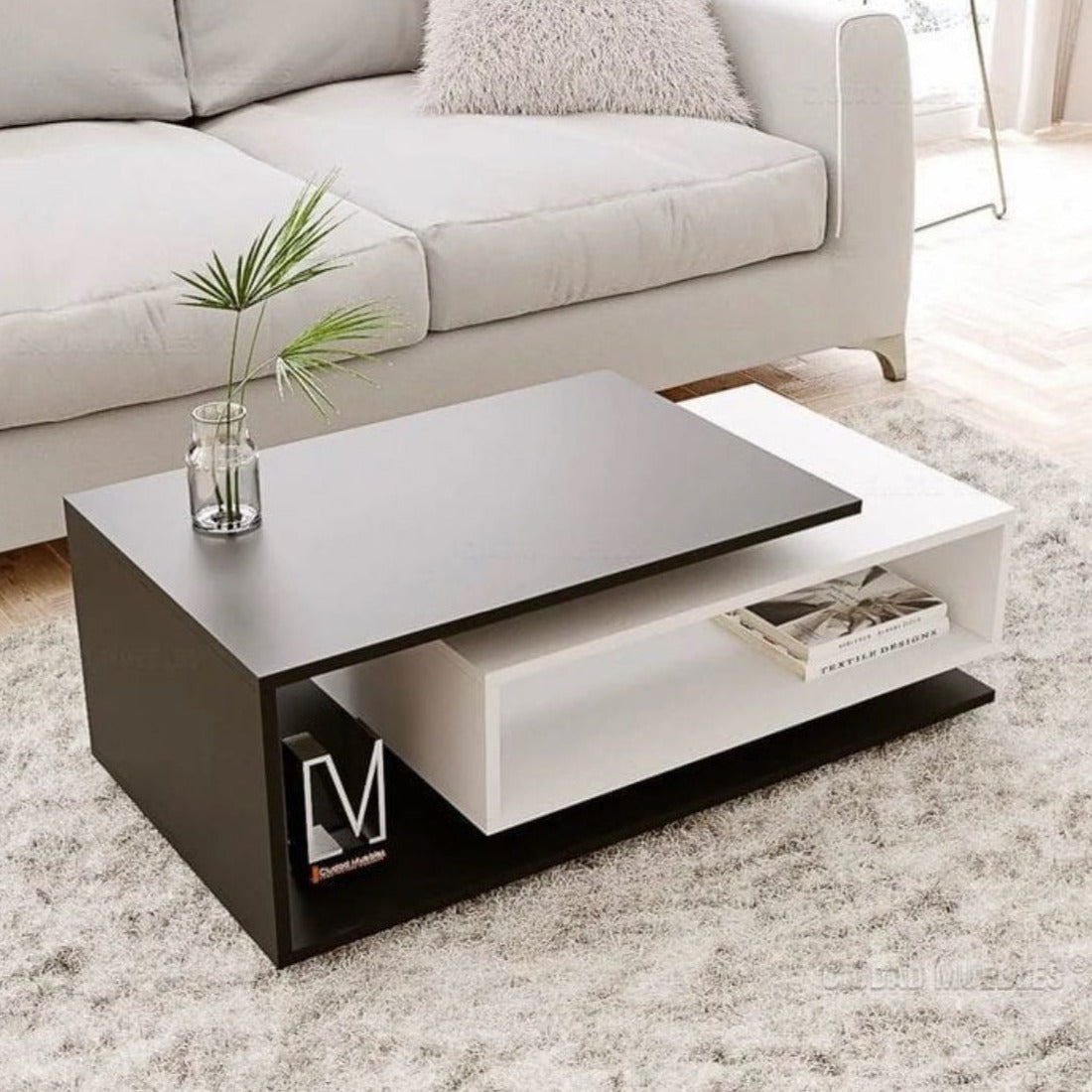 طاولة قهوة اسود في ابيض