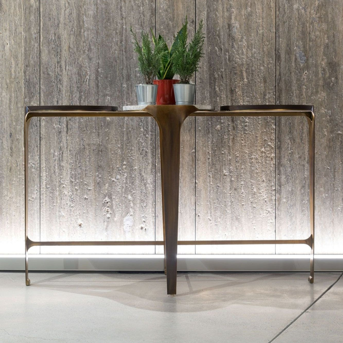 كونسول بتصميم مميز فريد