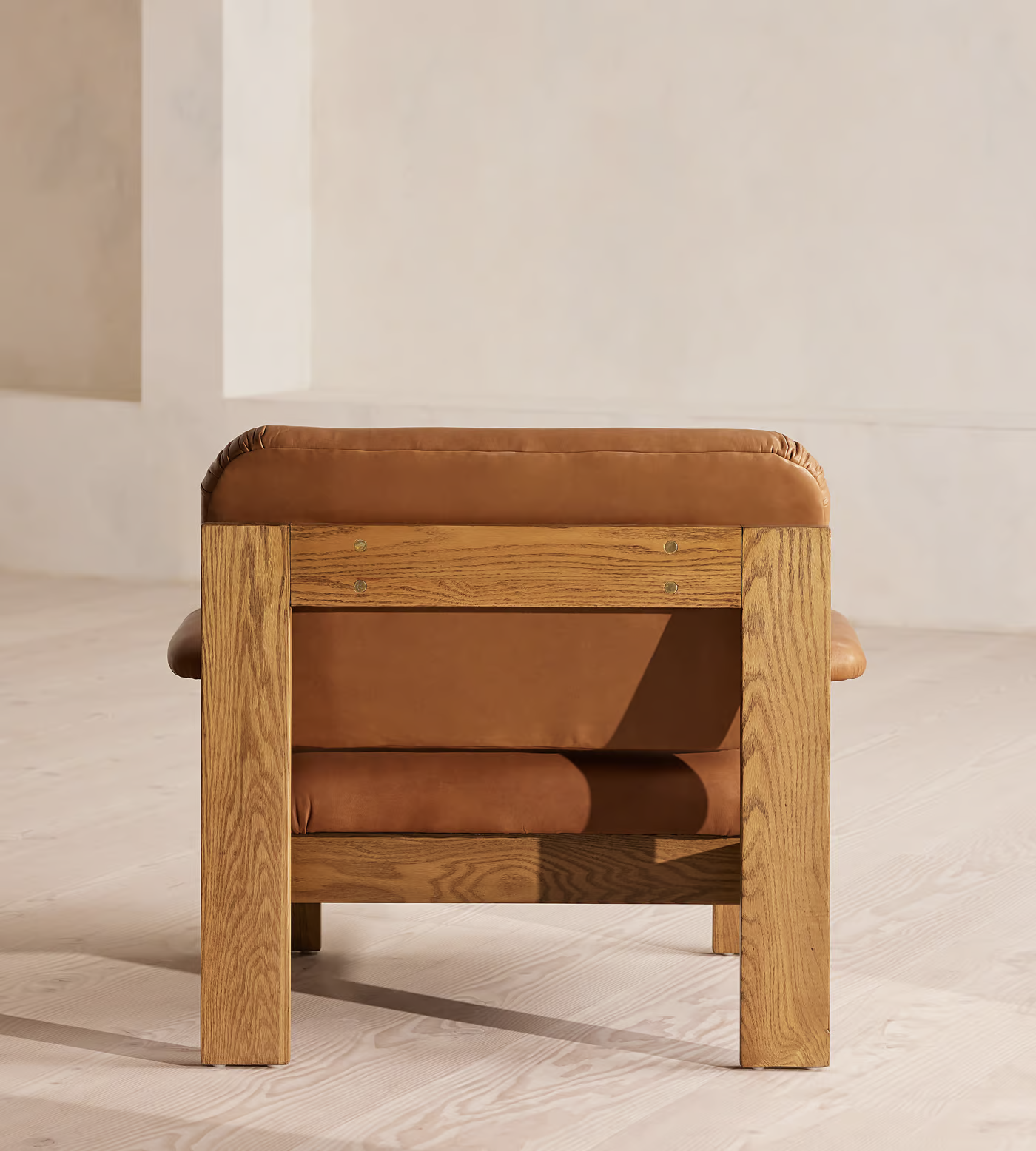 كرسي بذراعين مميز