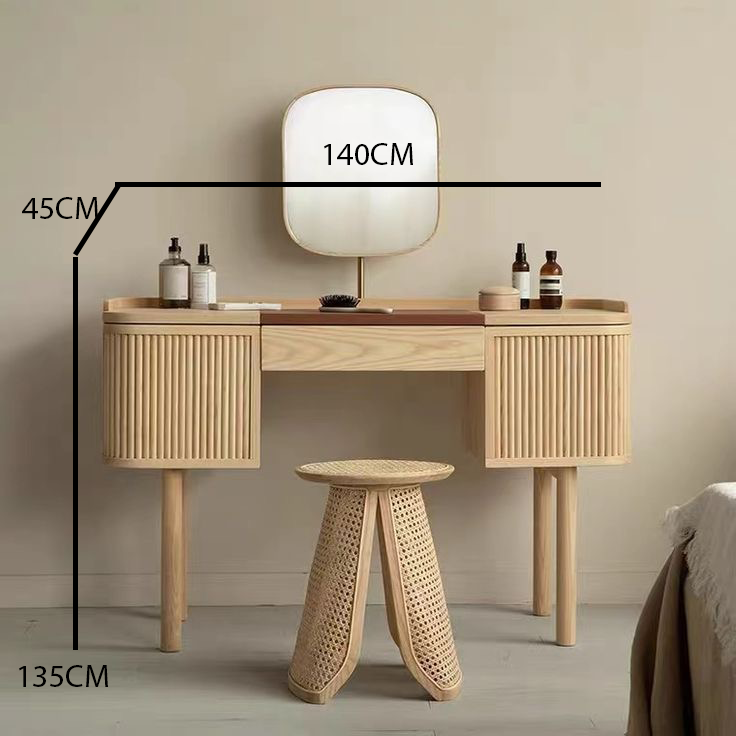 طاولة تزيين خشبية بتصميم كلاسيكي