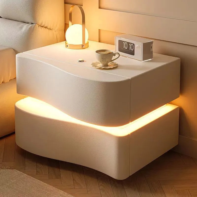 كومودينة بتصميم هندسي انيق