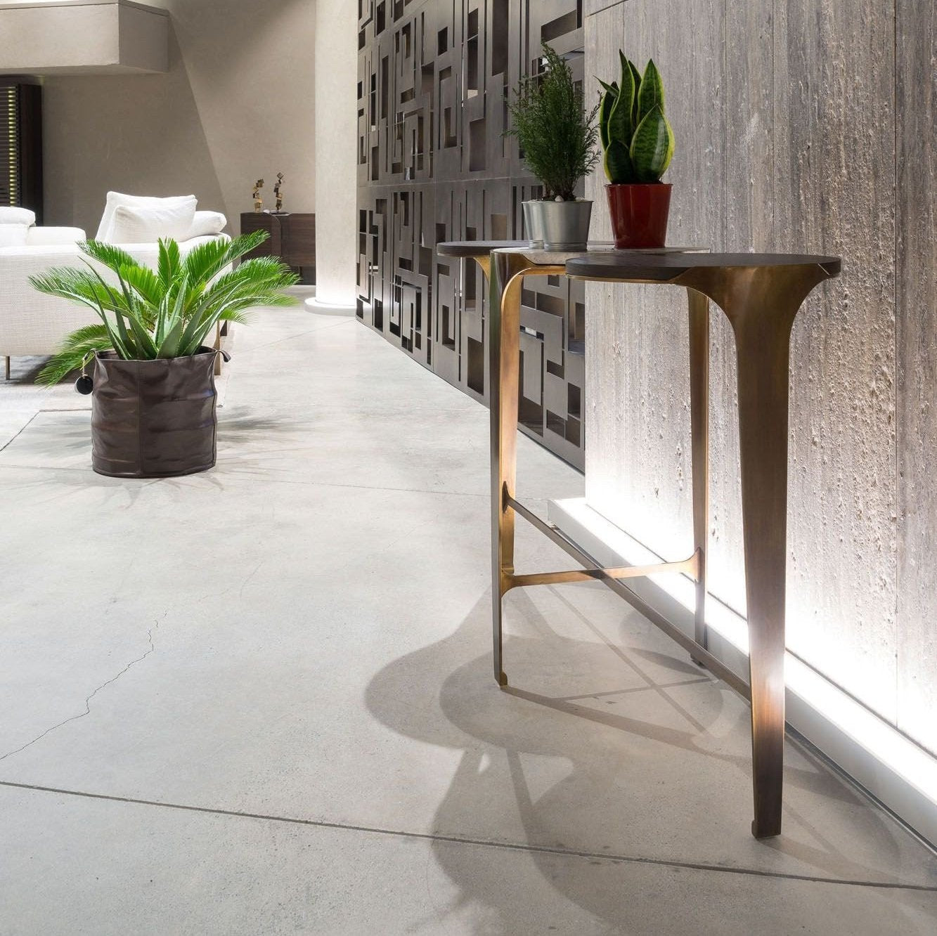 كونسول بتصميم مميز فريد