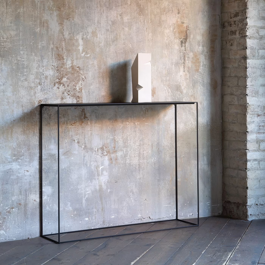 كونسول بتصميم معدني مميز