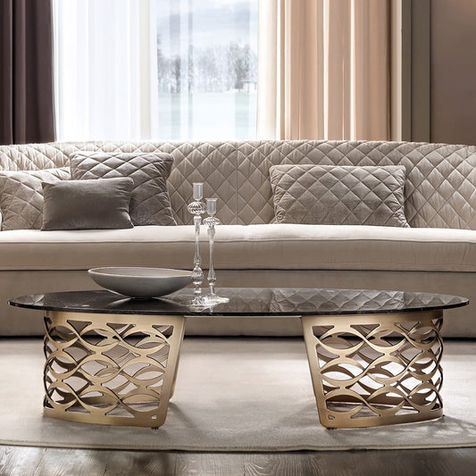 طاولة بيضاوية بتصميم فاخر