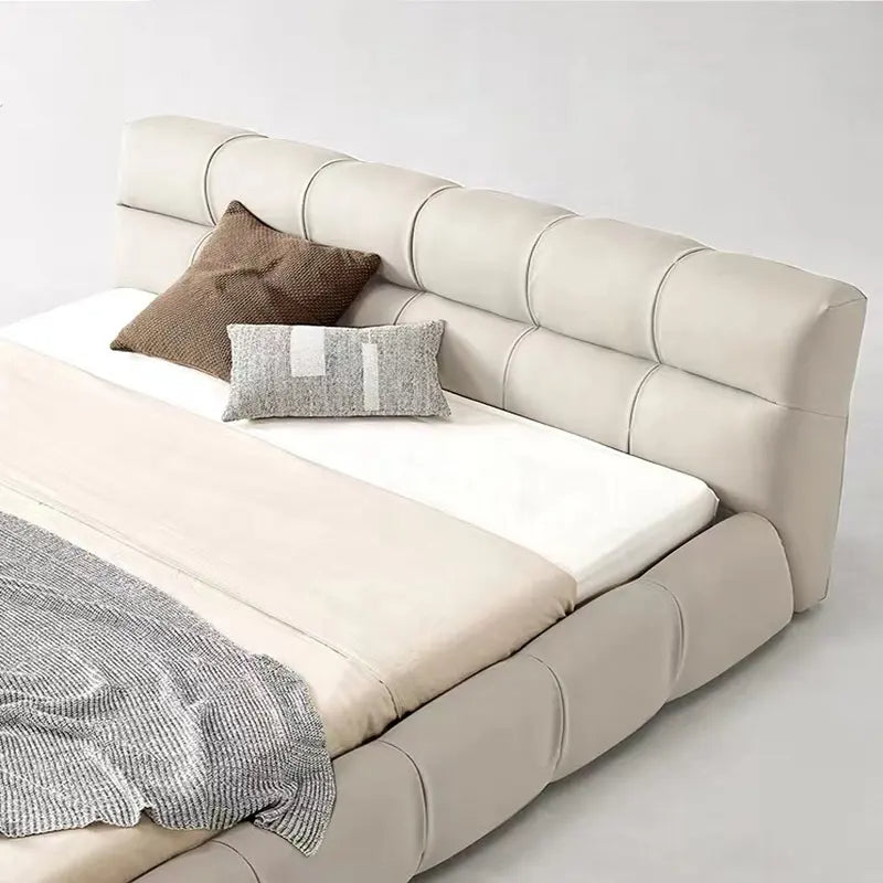 سرير بتصميم ايطالي مميز