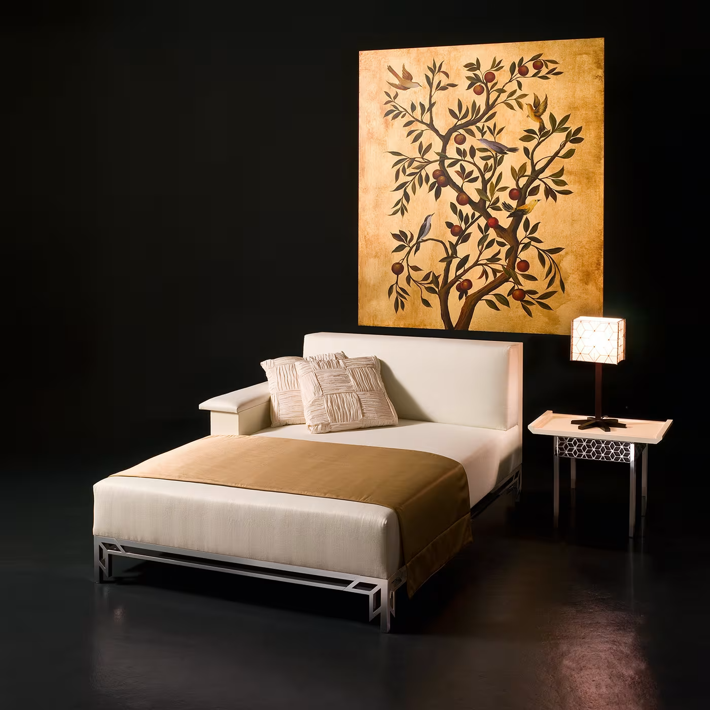 سرير بتصميم مميز عصري