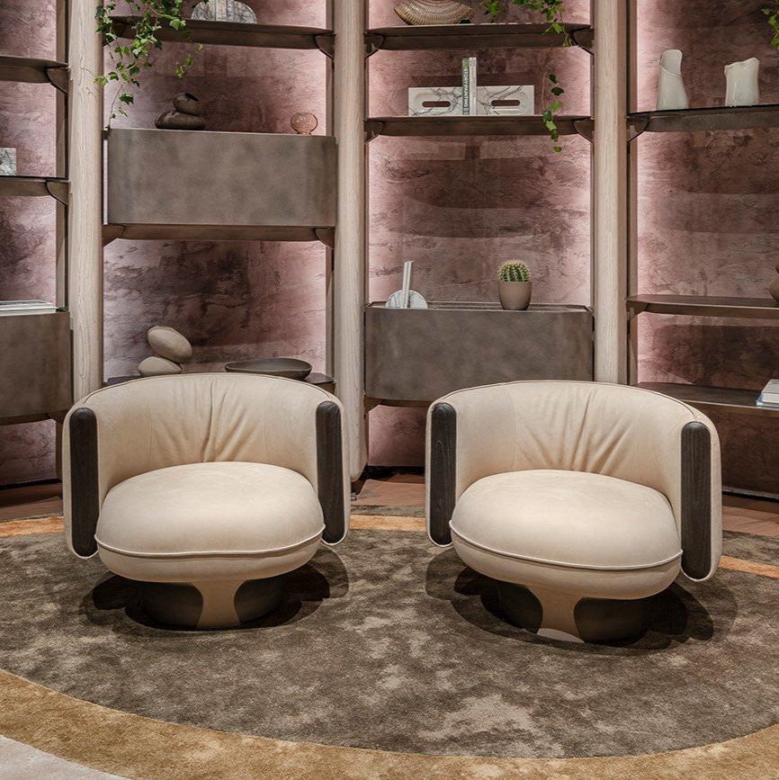 كرسي بذراعين حديث