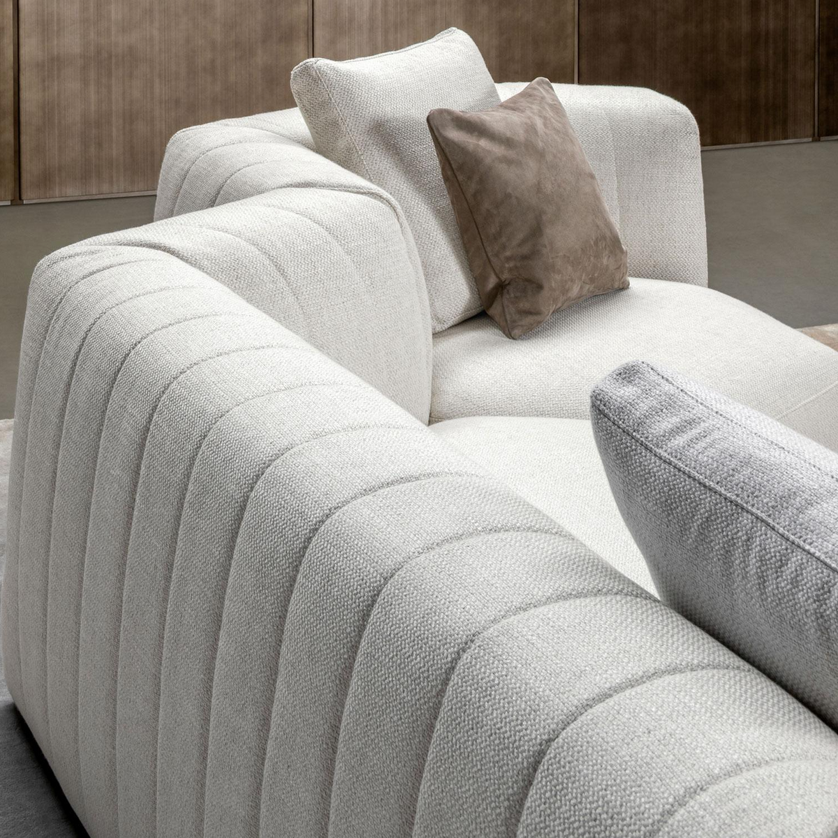 Panorama An elegant sofa new