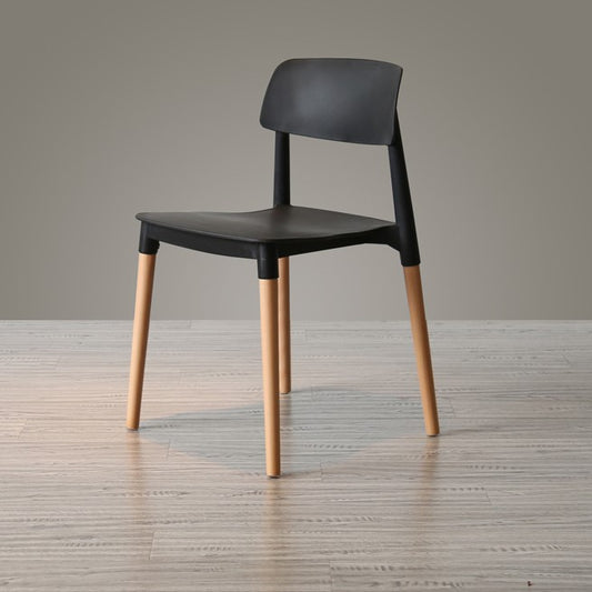 كرسي طعام بتصميم بسيط وعصري