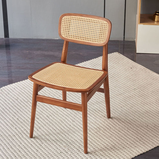 اشتري الأن كرسي خشبي تصميم بسيط من الروطان اونلاين | بيوت