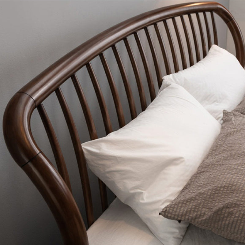تصفح الان سرير نوم باللون البني من تصميم كلاسيكي | بيوت