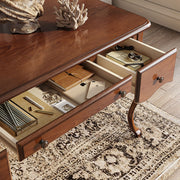مكتب بتصميم فاخر كلاسيكي