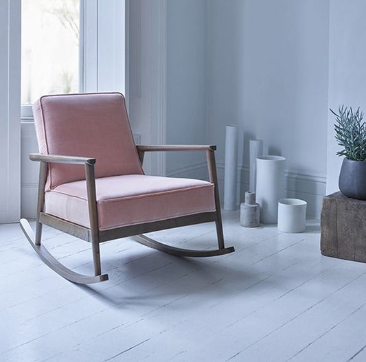 متوفر الأن كرسي هزاز خشبي عصري باللون الوردي اونلاين | بيوت